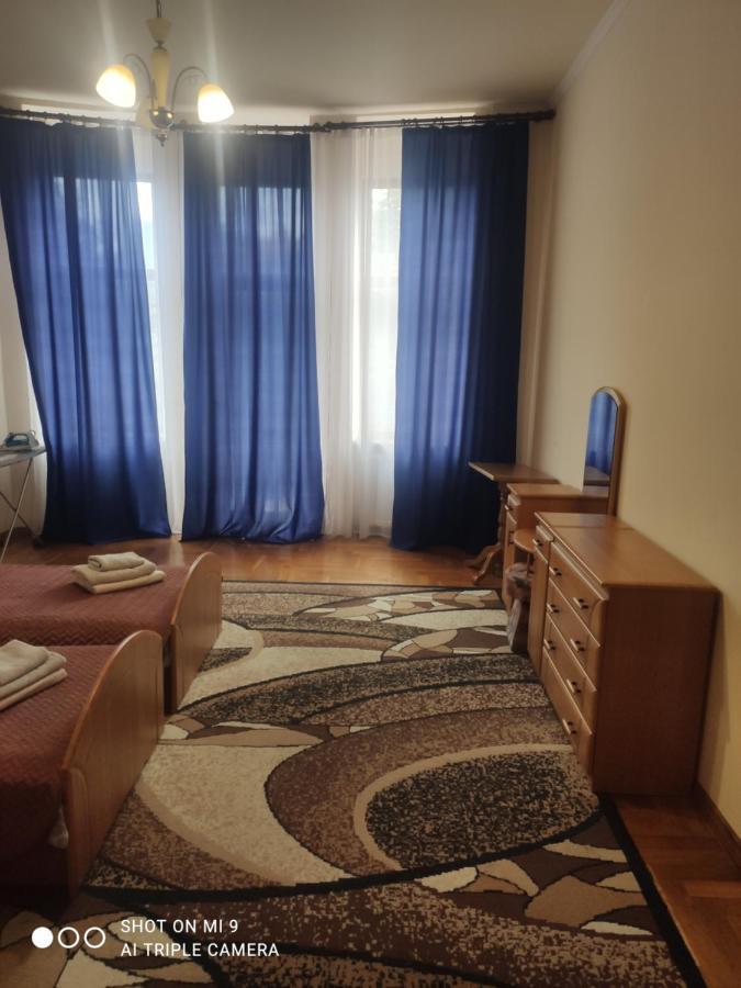 Apartments Domovik ,Kirilla I Mefodiya, 5 Mukachevo Exterior foto