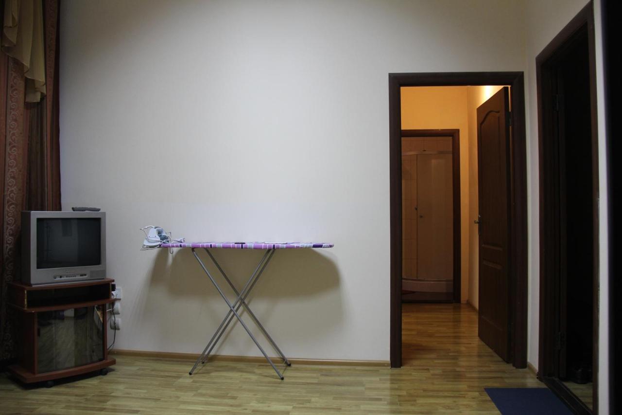 Apartments Domovik ,Kirilla I Mefodiya, 5 Mukachevo Exterior foto