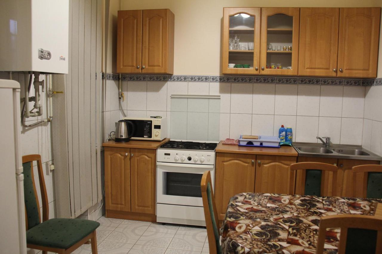Apartments Domovik ,Kirilla I Mefodiya, 5 Mukachevo Exterior foto