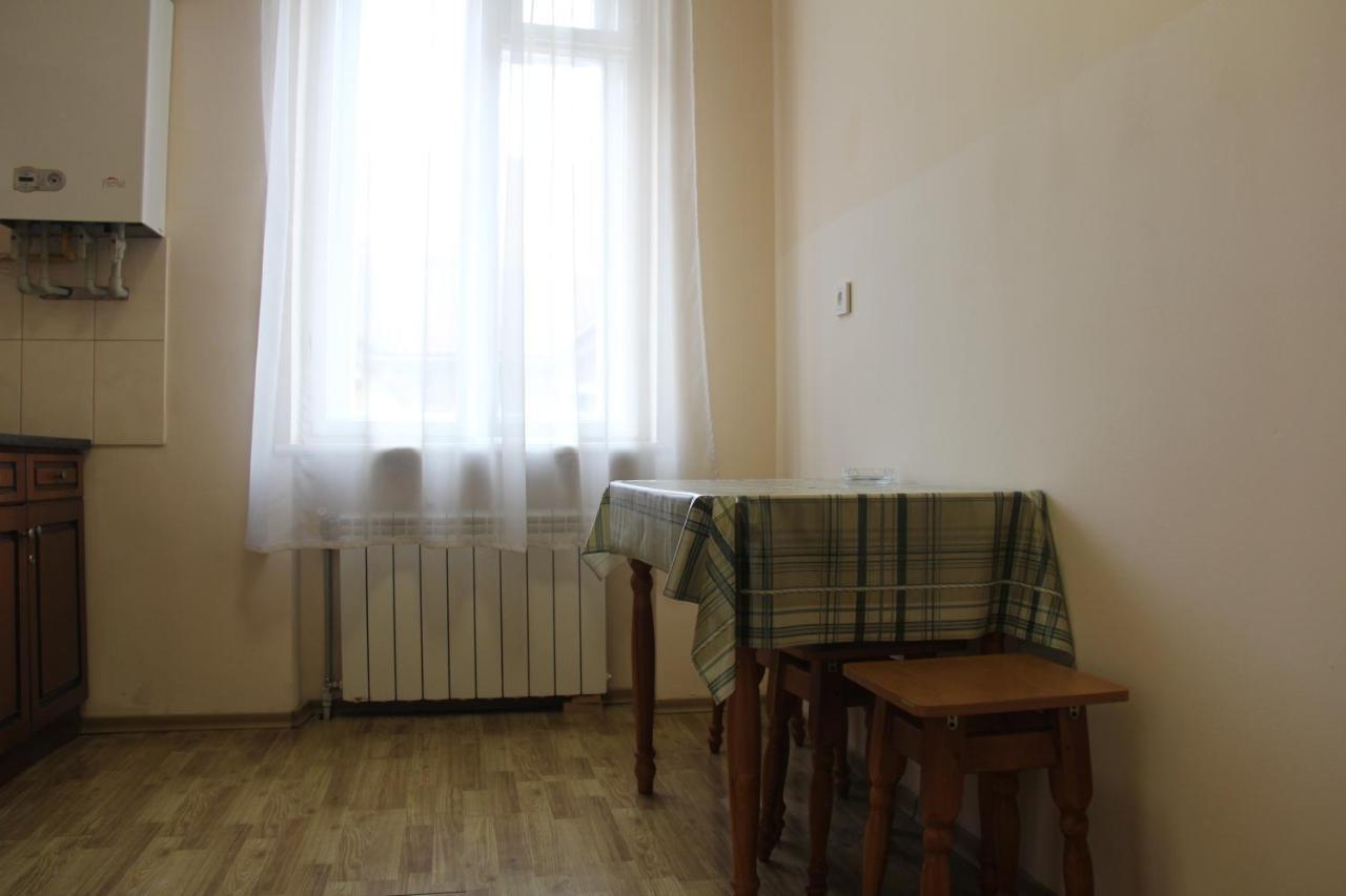 Apartments Domovik ,Kirilla I Mefodiya, 5 Mukachevo Exterior foto